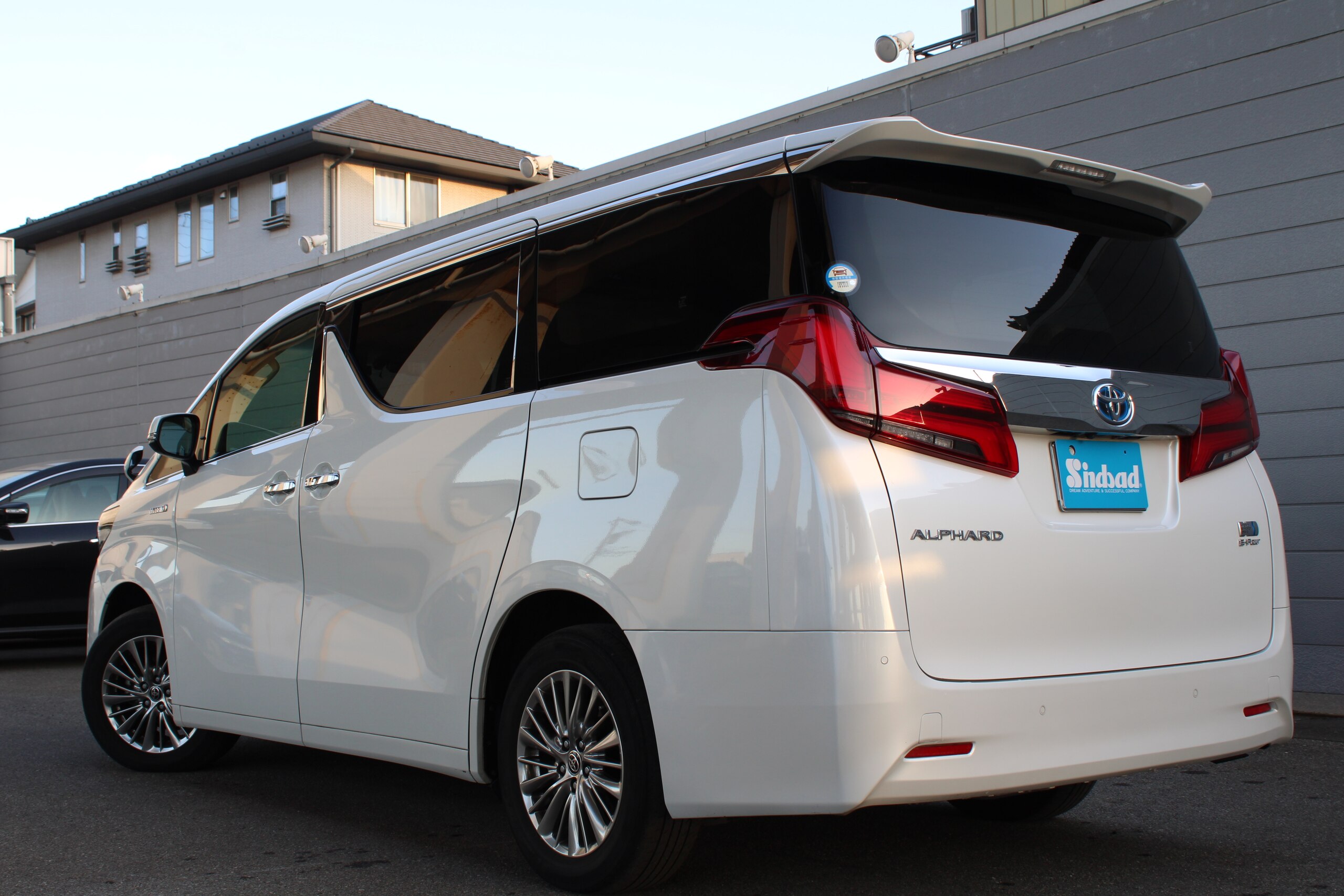 2021 Toyota Alphard — photo 2