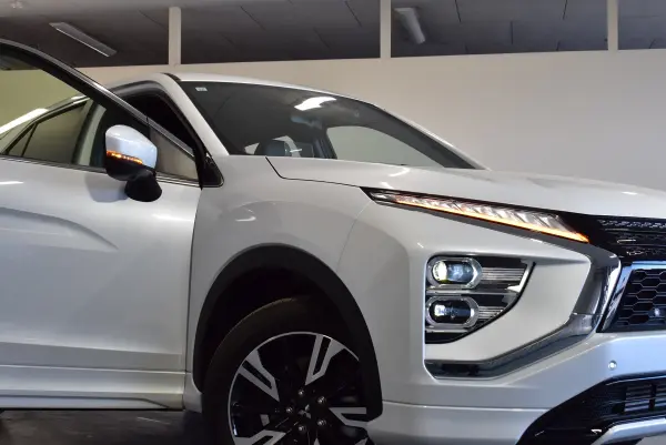 Mitsubishi Eclipse Cross 1.5 P 4WD FC Rental Car Smartphone Navigation Front/Rear Dashcam (Pearl) — photo 9