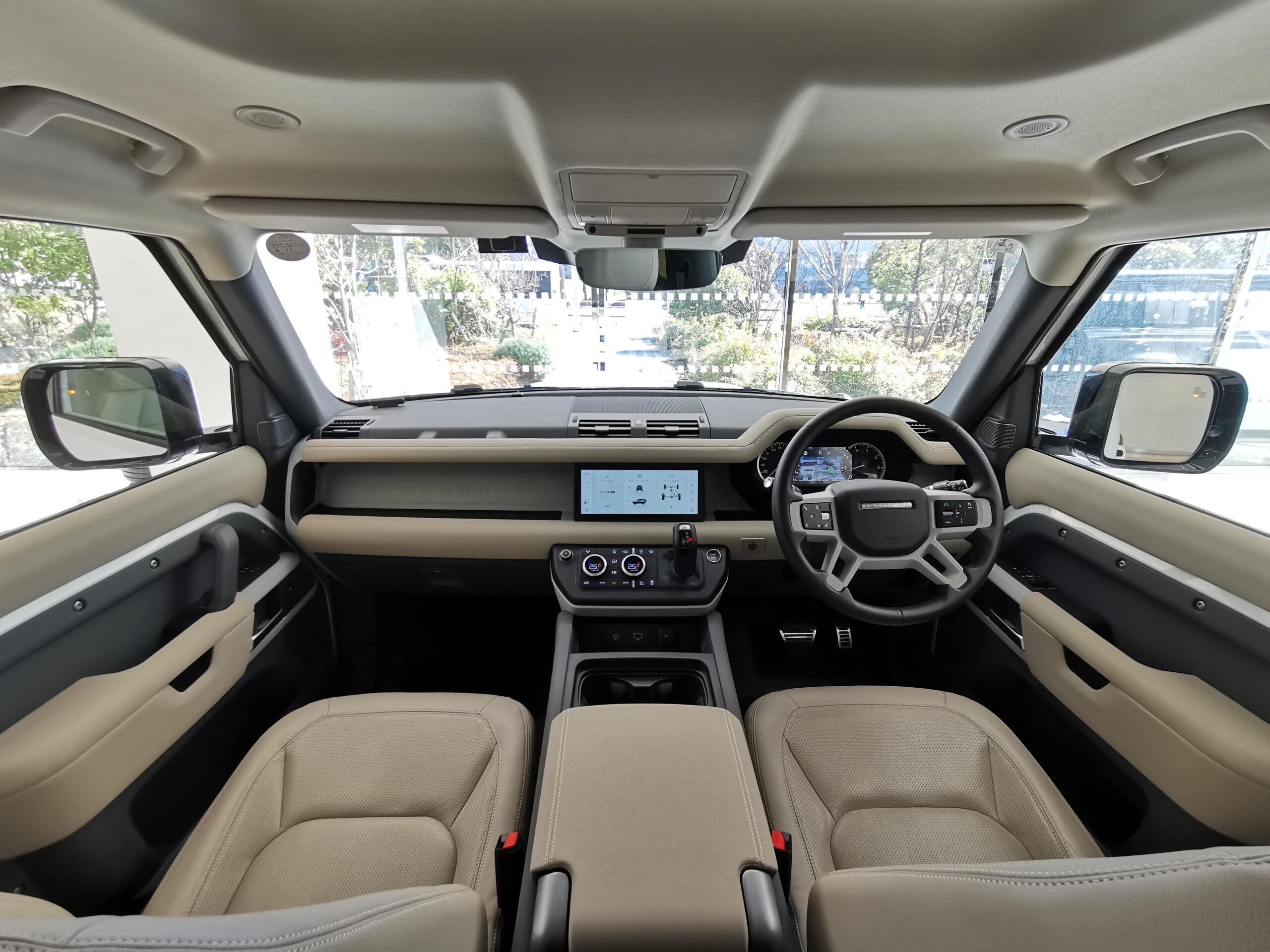 2023 Landrover Defender — photo 3