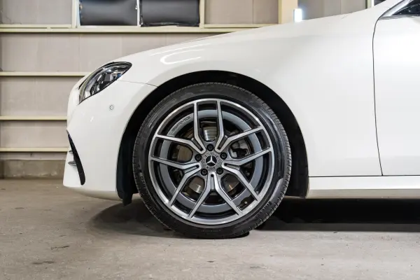 Mercedes-Benz E-Class Wagon E200 Sport (BSG Model) AMG Interior & Exclusive Package 2-Year Warranty Late Model BSG Black Nappa Leather Seat Heater SR MBUX Navigation Full-Seg TV CarPlay HUD 360 Camera Burmester Wireless Charging Multibeam LED AMG Aero & 19AW (Diamond White) — photo 9