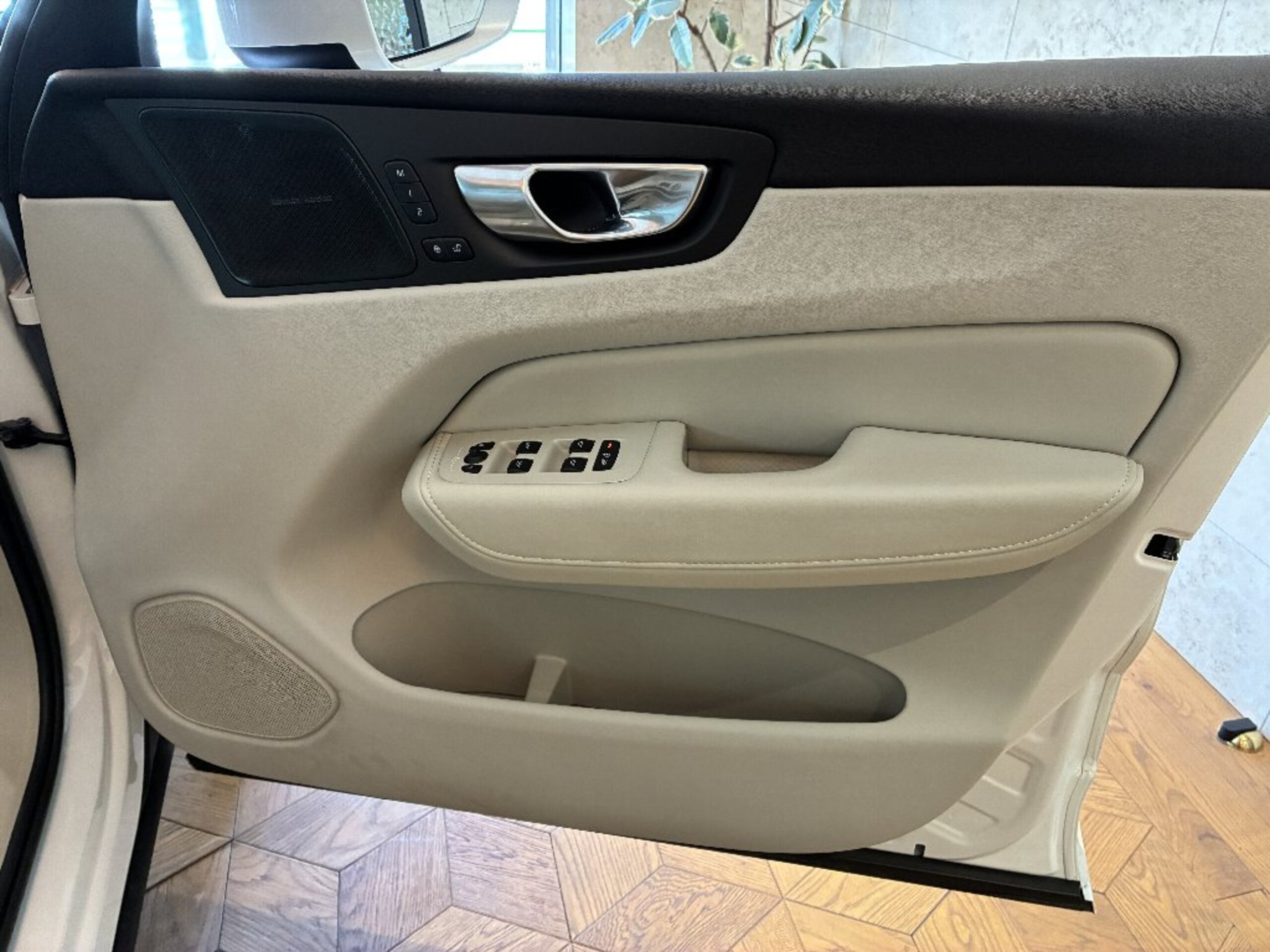 Volvo XC60 Ultimate B5 AWD 4WD — photo 8