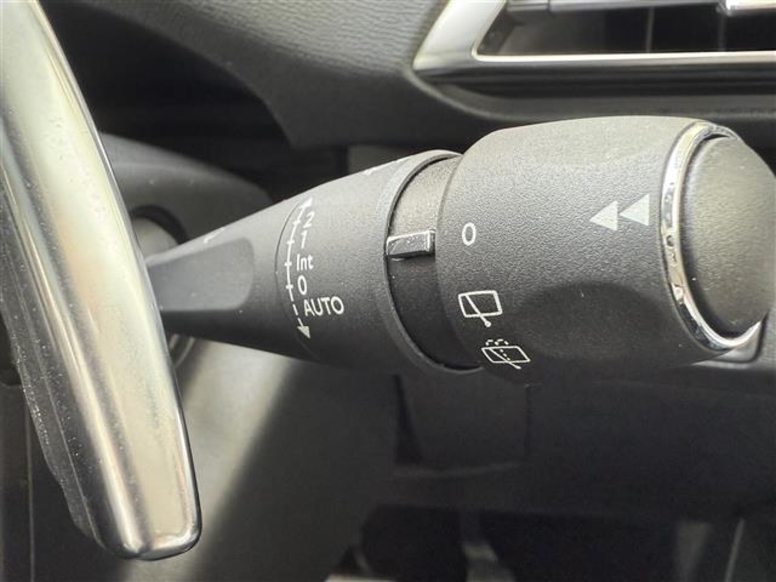 2020 Peugeot 3008 — photo 2