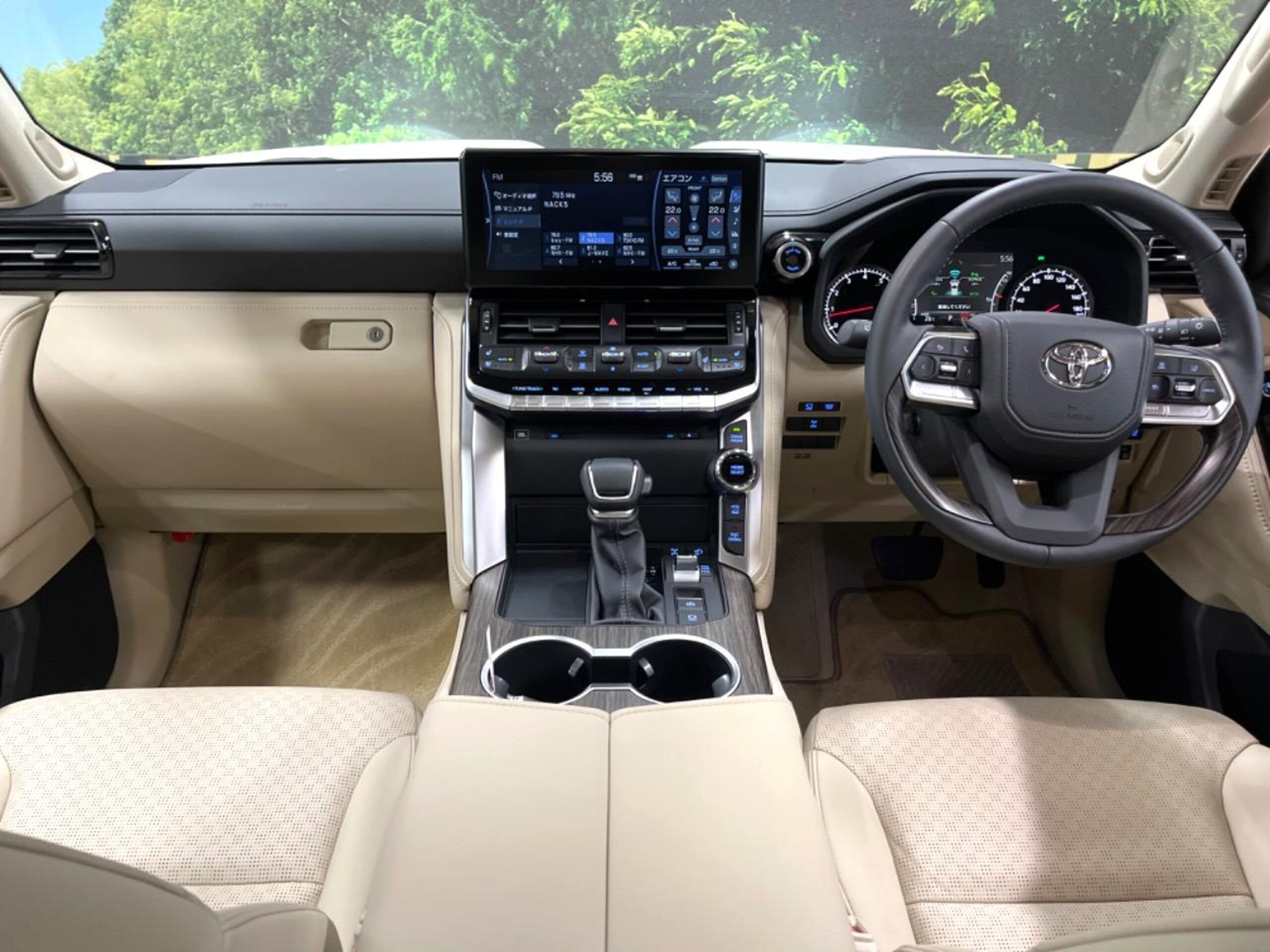 2023 Toyota Landrcuiser 300 — photo 2