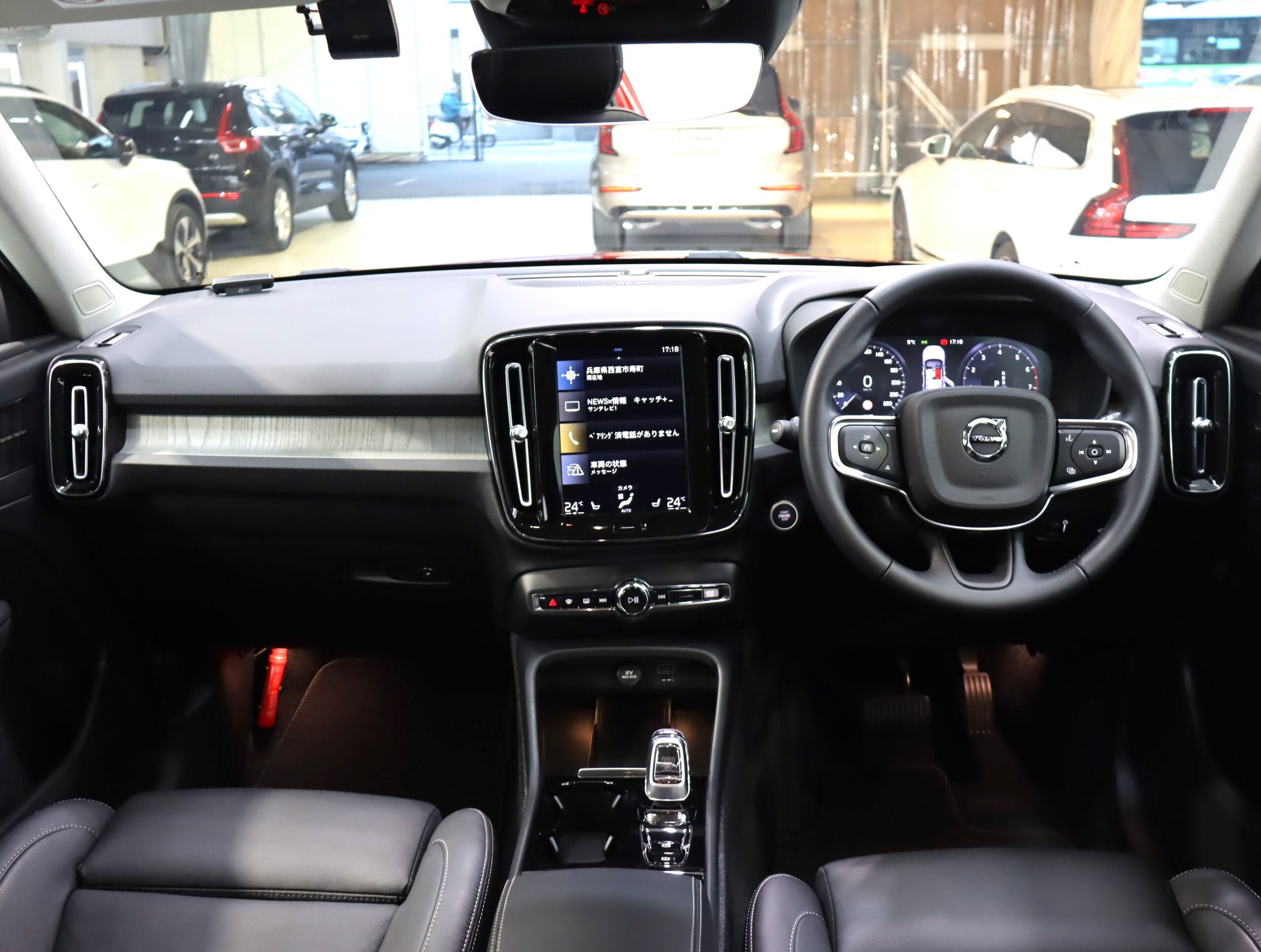 2020 Volvo Xc40 — photo 2