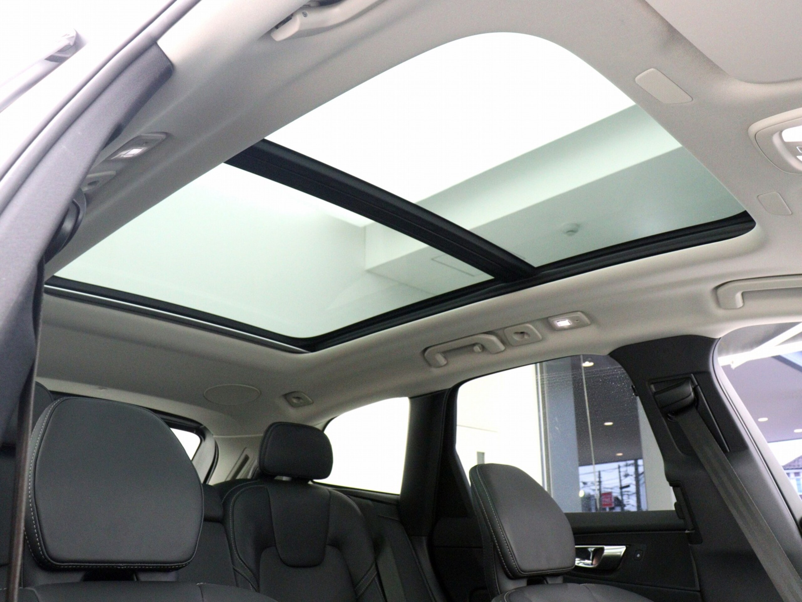 2023 Volvo Xc60 — photo 3