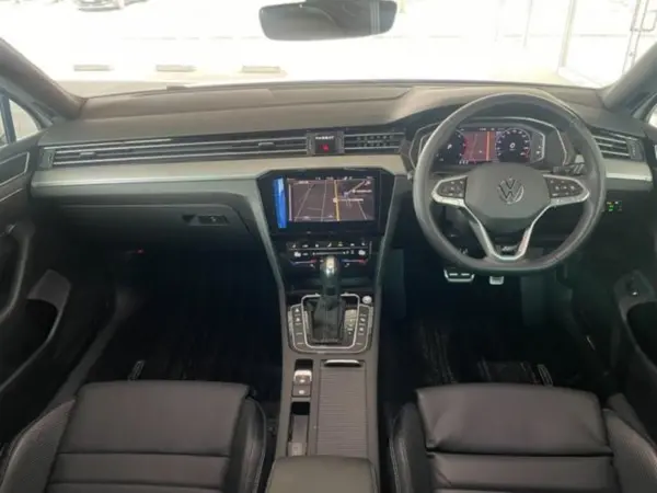 Volkswagen Passat Variant TDI R-Line Diesel Turbo CPO Certified Used Car Adaptive Control LED Headlights ETC Blind Spot Detection App-Connect Collision Mitigation Braking Park Distance Control Backup Camera (White) — photo 7