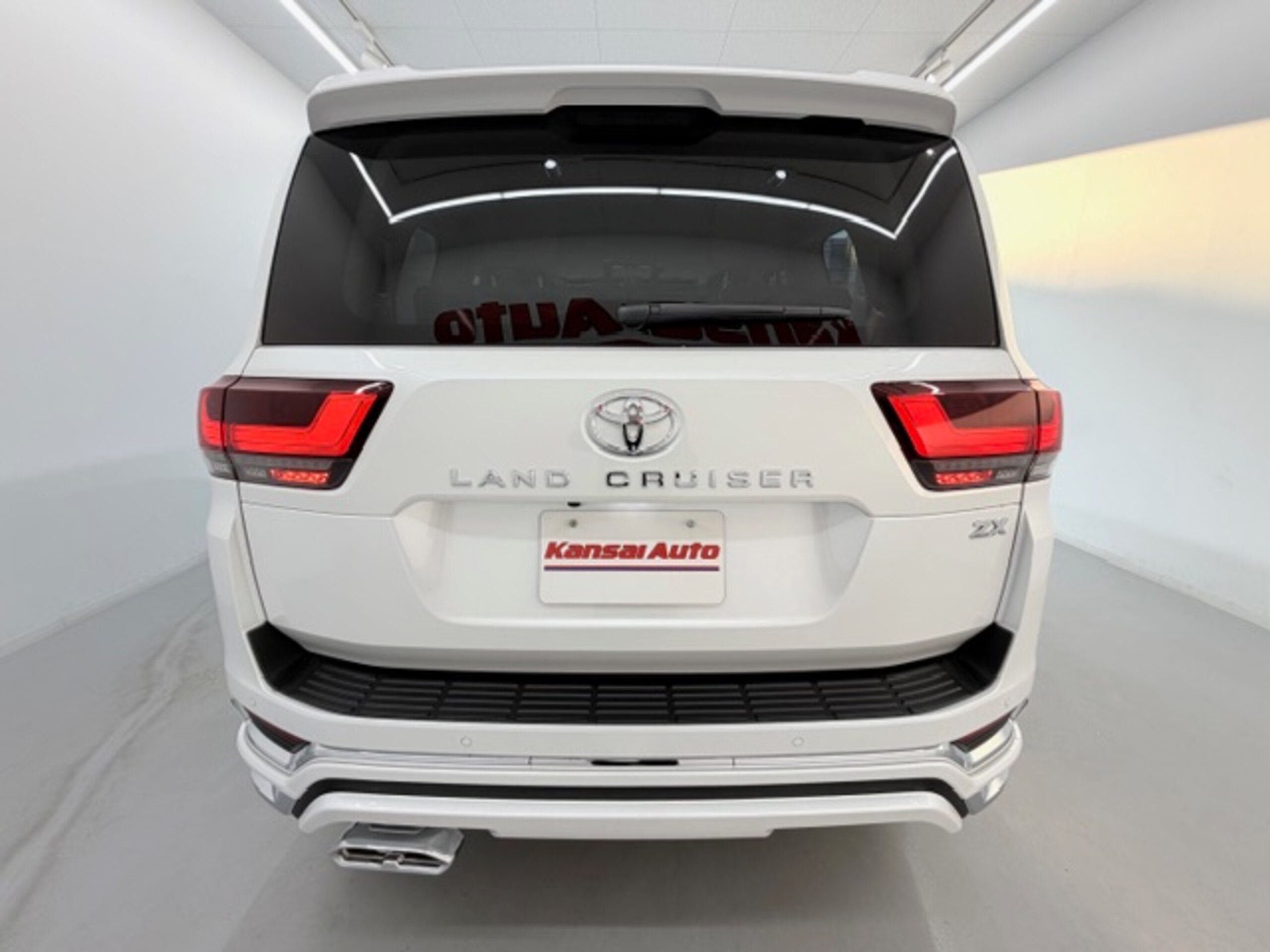 2026 Toyota Landrcuiser 300 — photo 3