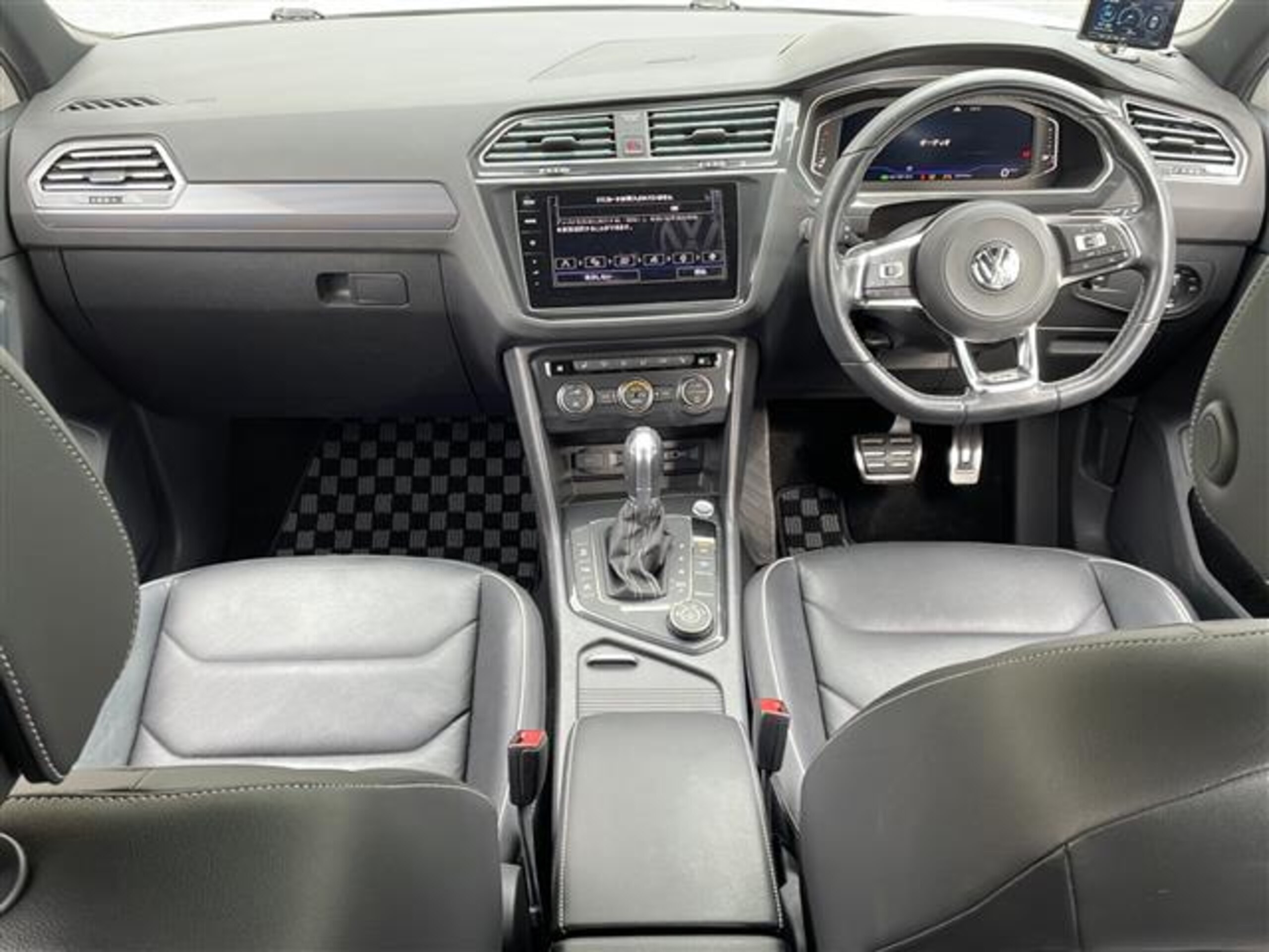 2019 Volkswagen Tiguan — photo 2