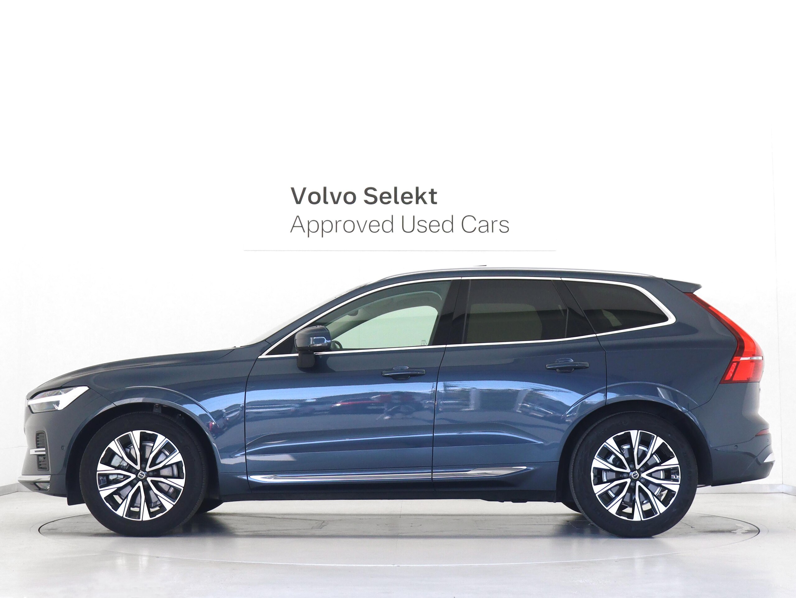 Volvo XC60 Ultra B5 AWD 4WD Sunroof Air Suspension 2025 Model with Google Built-in Dashcam 48V White Leather Denim Blue Metallic harman/kardon Front & Rear Seat Heaters Steering Wheel Heater Relaxation Function Ventilation Function 19-inch AW — photo 7