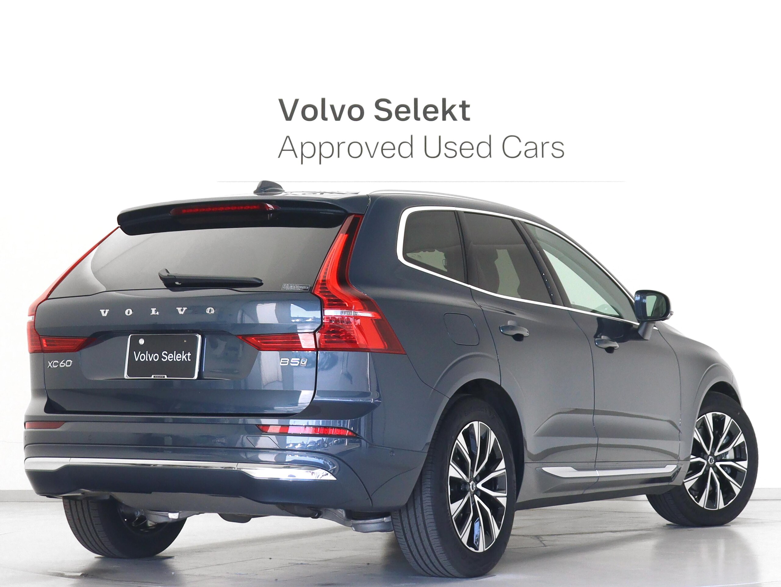 Volvo XC60 Ultra B5 AWD 4WD Sunroof Air Suspension 2025 Model with Google Built-in Dashcam 48V White Leather Denim Blue Metallic harman/kardon Front & Rear Seat Heaters Steering Wheel Heater Relaxation Function Ventilation Function 19-inch AW — photo 8