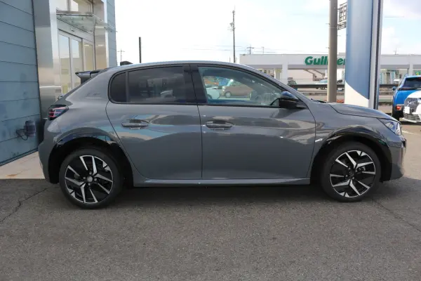 2025 Peugeot 208 — photo 2