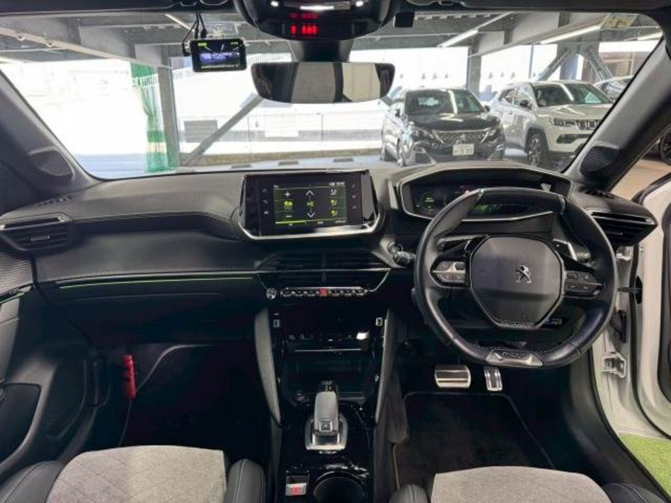 2021 Peugeot 208 — photo 2