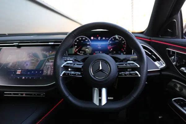 Mercedes-Benz E-Class Wagon E200 Avantgarde AMG Line Package (ISG equipped model) MP202501 New Car Warranty Transfer/Leather Exclusive Package/Advanced Package/Sliding Roof/Head-Up Display/Burmester Sound/Seat Heater/Ventilator/Air Balance Package/360° Camera/ETC (Obsidian Black) — photo 7