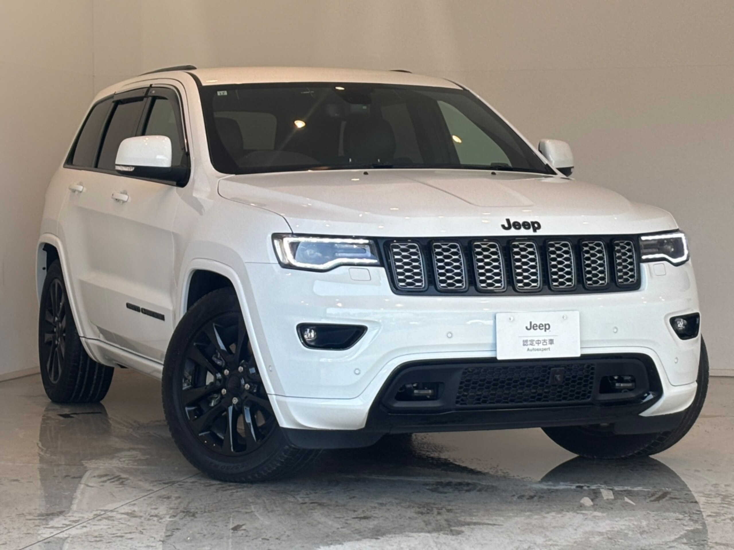Jeep Grand Cherokee Altitude 4WD — photo 9