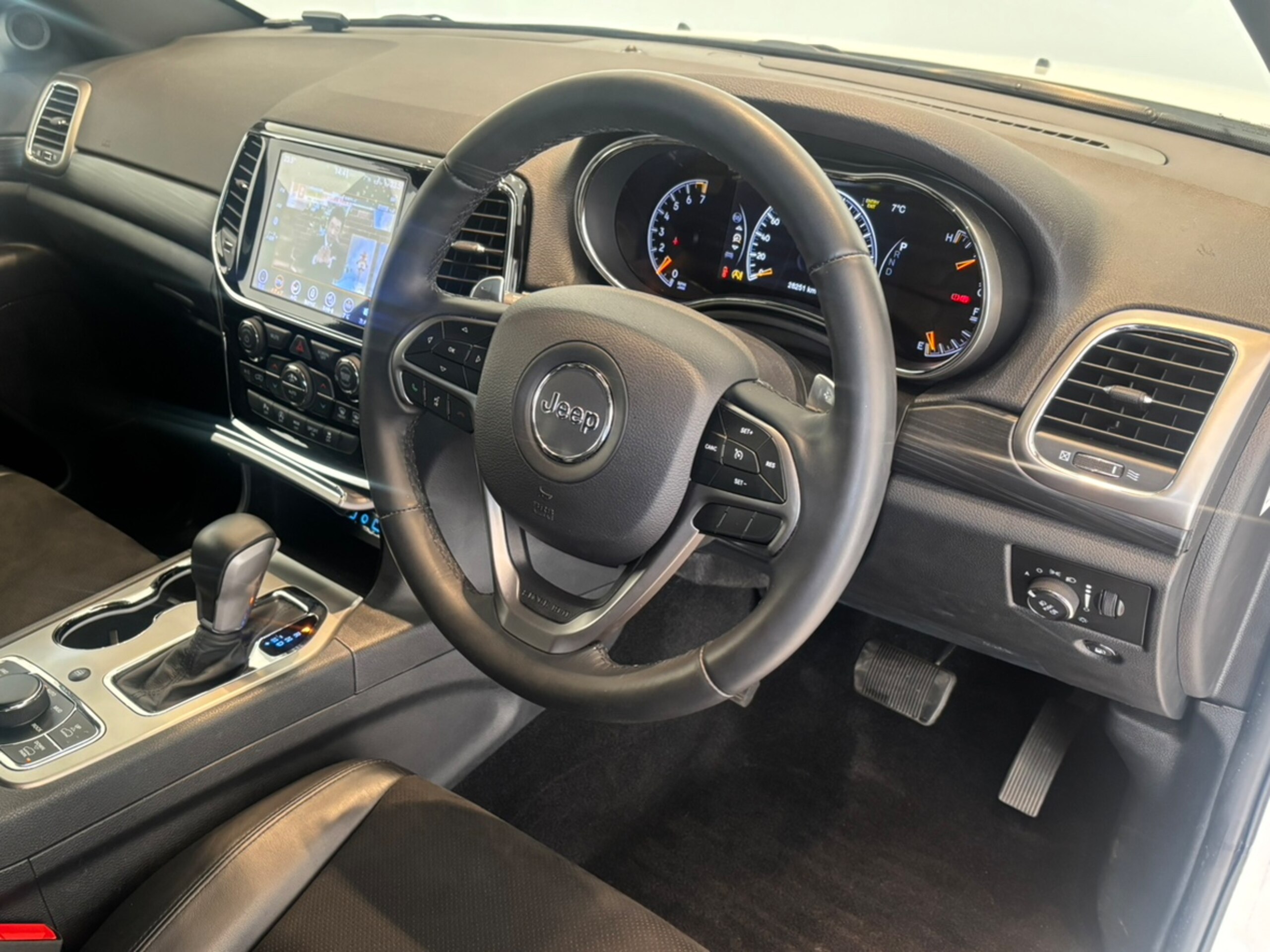 2019 Jeep Grand Cherokee — photo 3