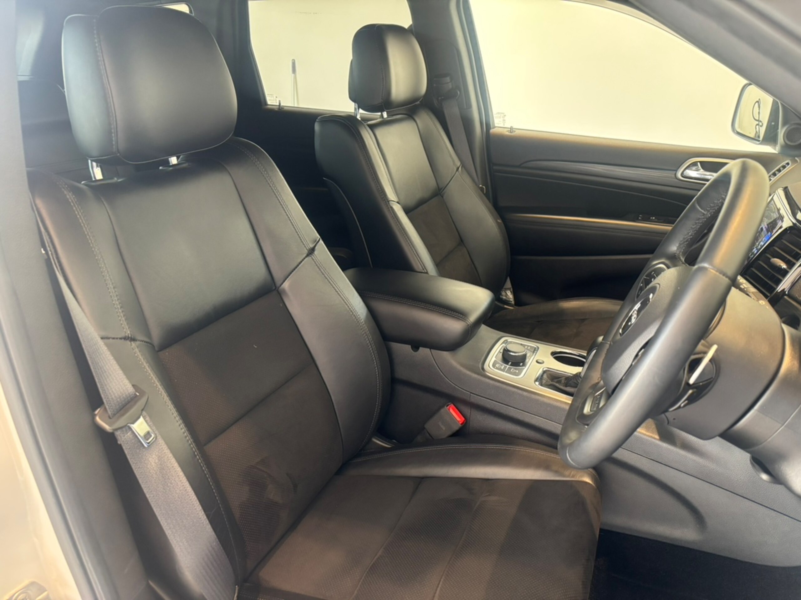 Jeep Grand Cherokee Altitude 4WD — photo 7