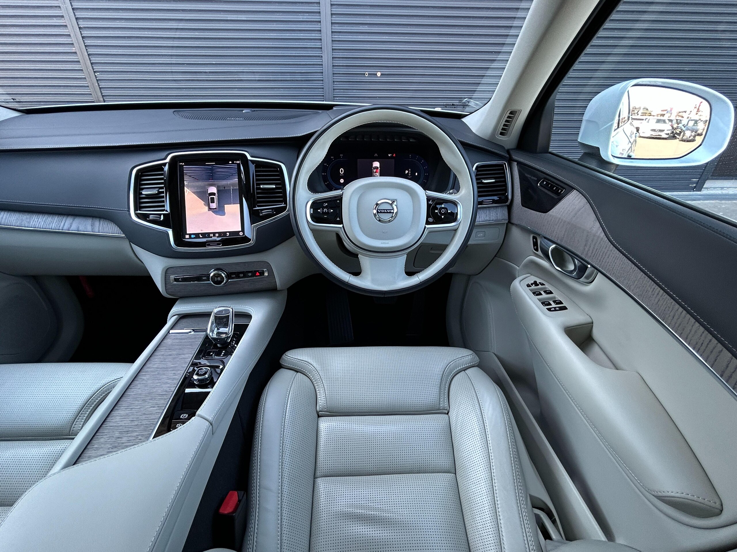 2022 Volvo Xc90 — photo 3