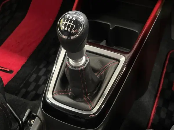 2023 Suzuki Swift — photo 3