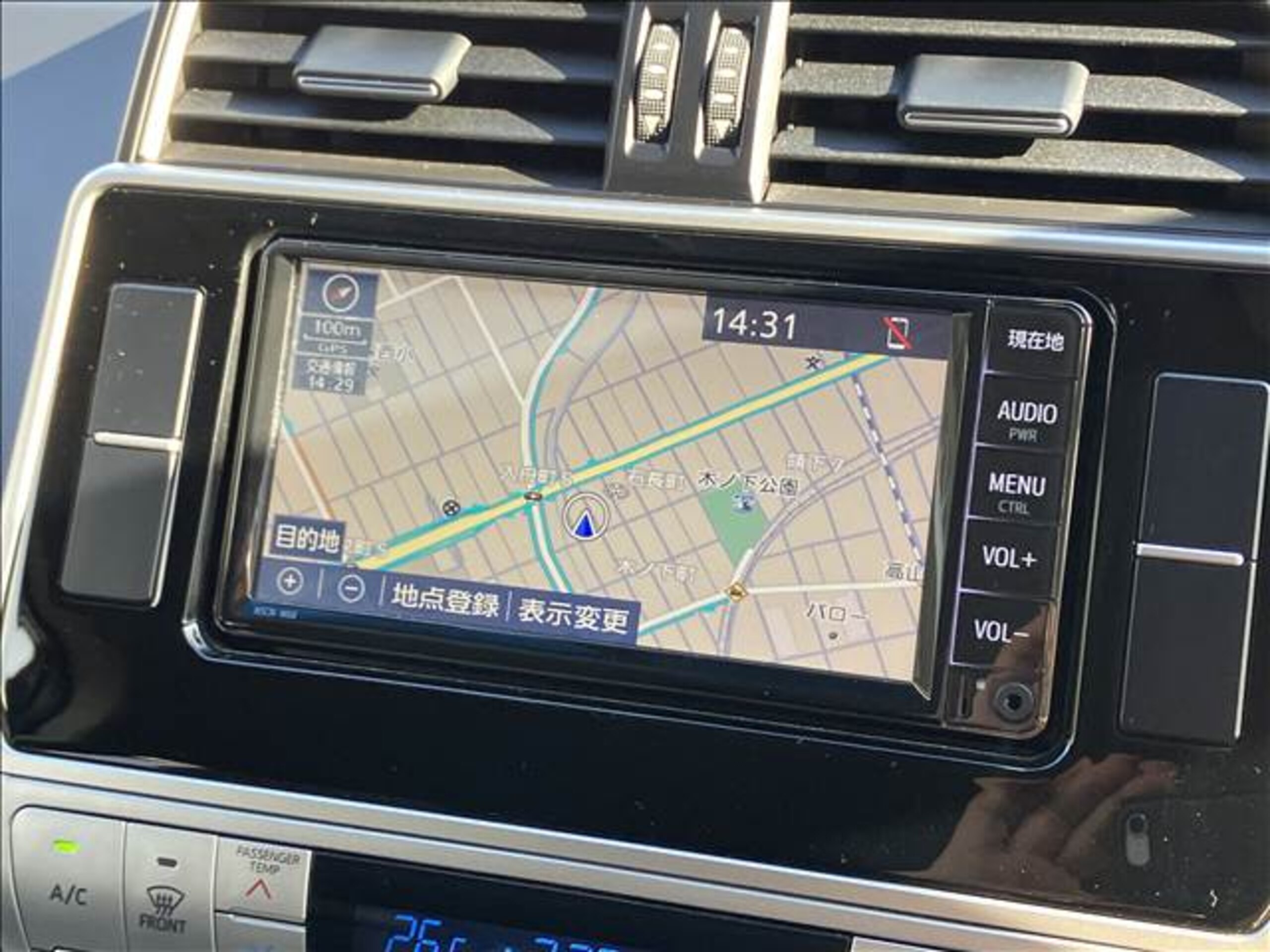 2023 Toyota Land Cruiser Prado — photo 2