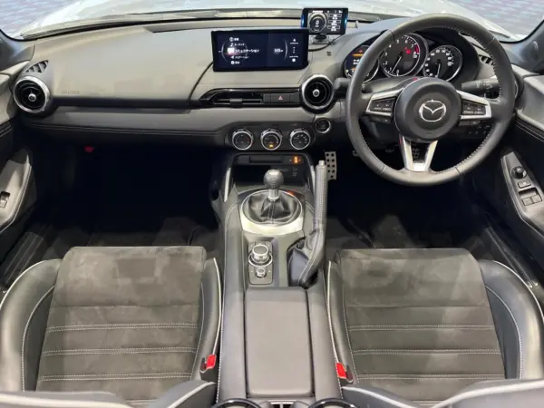 2025 Mazda Roadster — photo 2