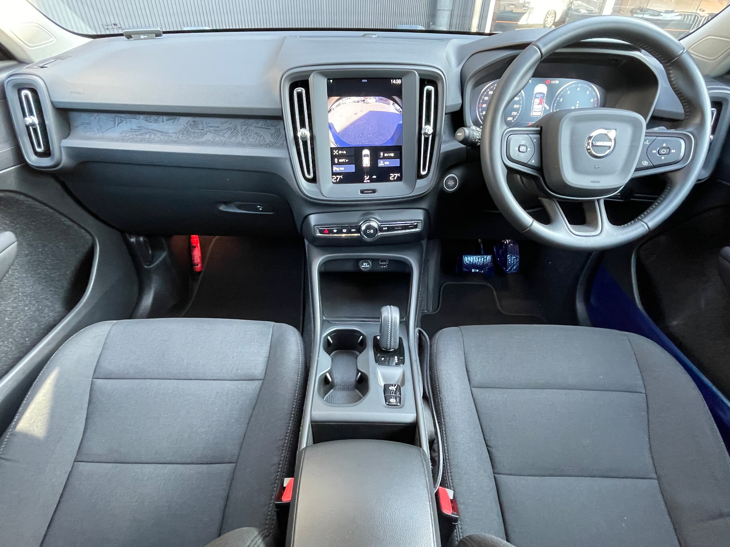2020 Volvo Xc40 — photo 3