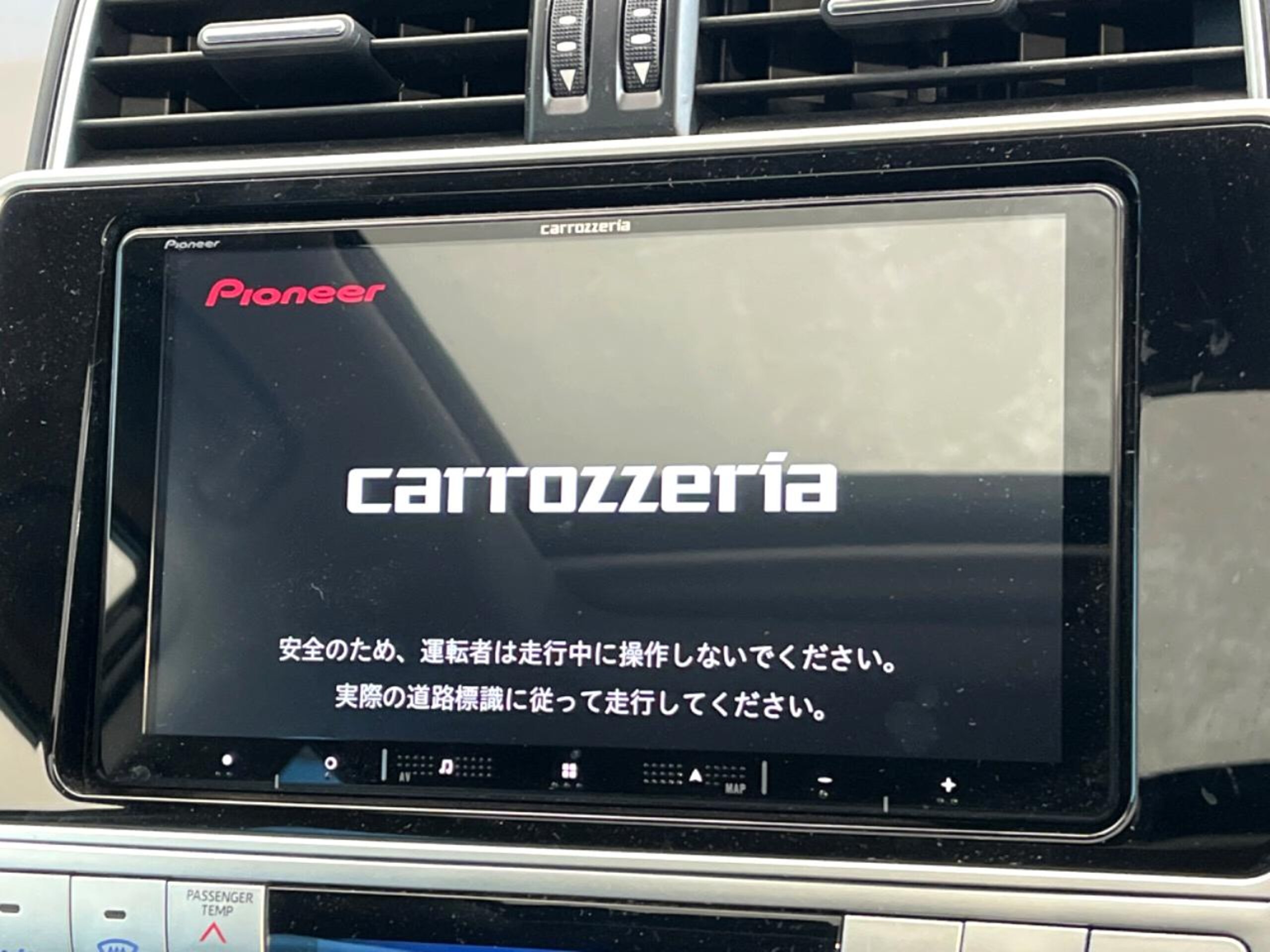 2023 Toyota Land Cruiser Prado — photo 3