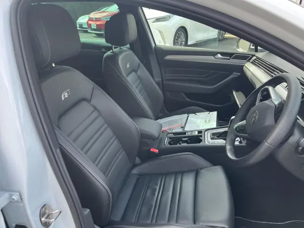 2024 Volkswagen Passat — photo 2