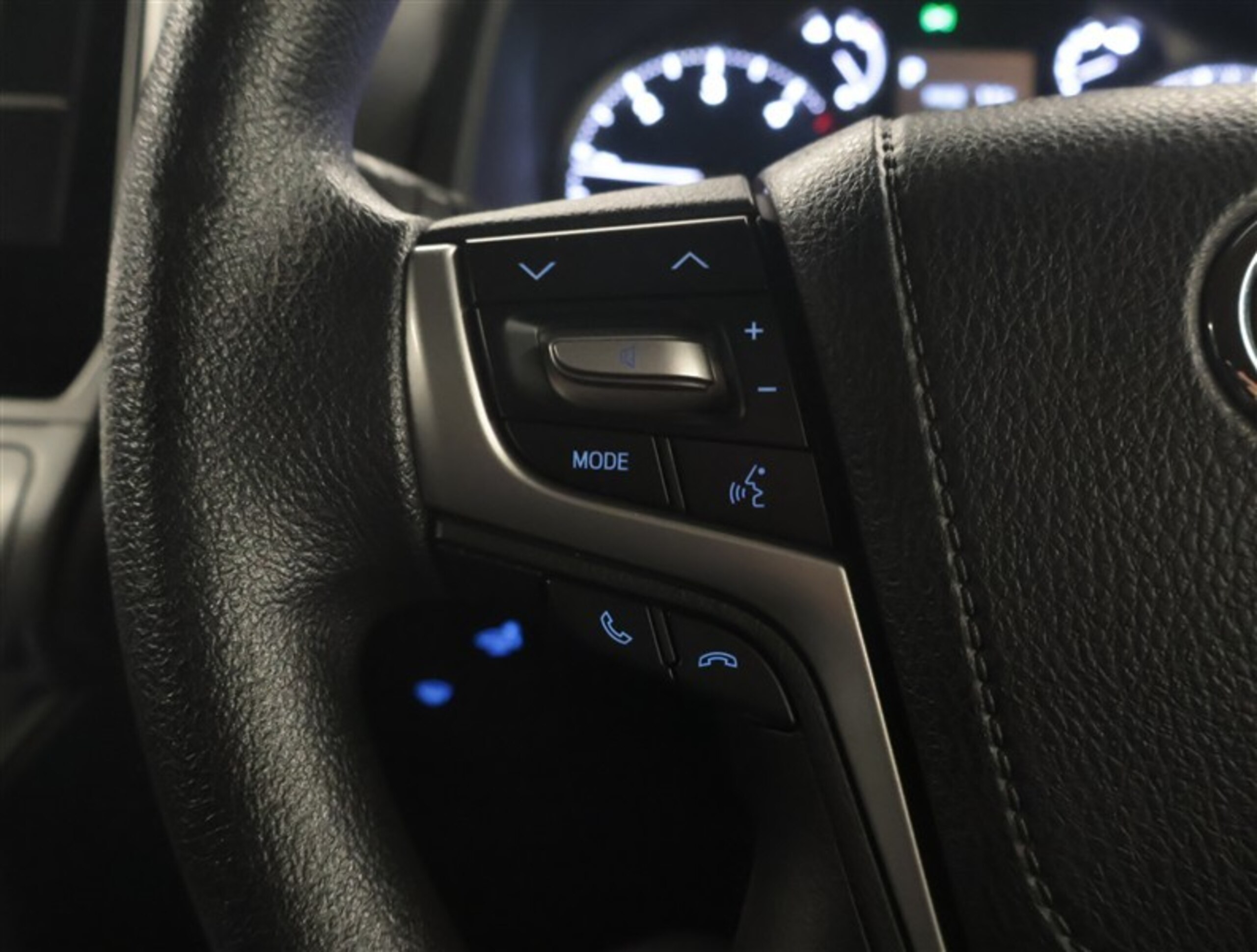 Toyota Land Cruiser Prado 2.8 TX Diesel Turbo 4WD — photo 9