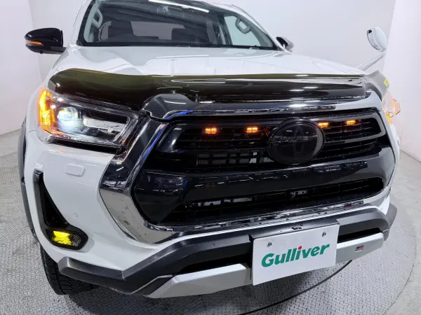 Toyota Hilux 2.4 Z Diesel Turbo 4WD with Lift Kit, GR Front Bumper Cover/Sports Bar, JAOS Overfenders/Mudguards, GANADOR Quad Exhaust, Modellista 17-inch Alloy Wheels, Navigation/TV, Rear Camera, Radar Cruise Control, Pre-Collision System, Lane Assist, Clearance Sonar — photo 9