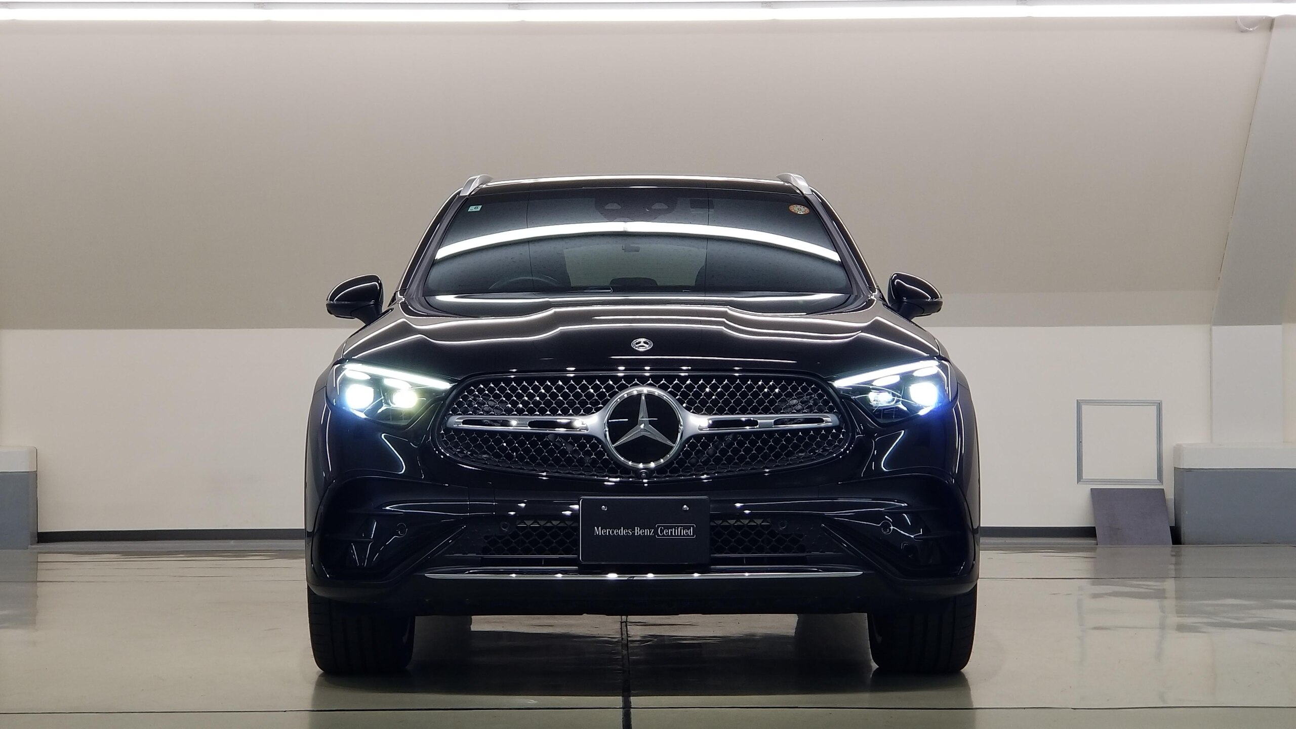 2025 Mercedes-benz Glc — photo 2