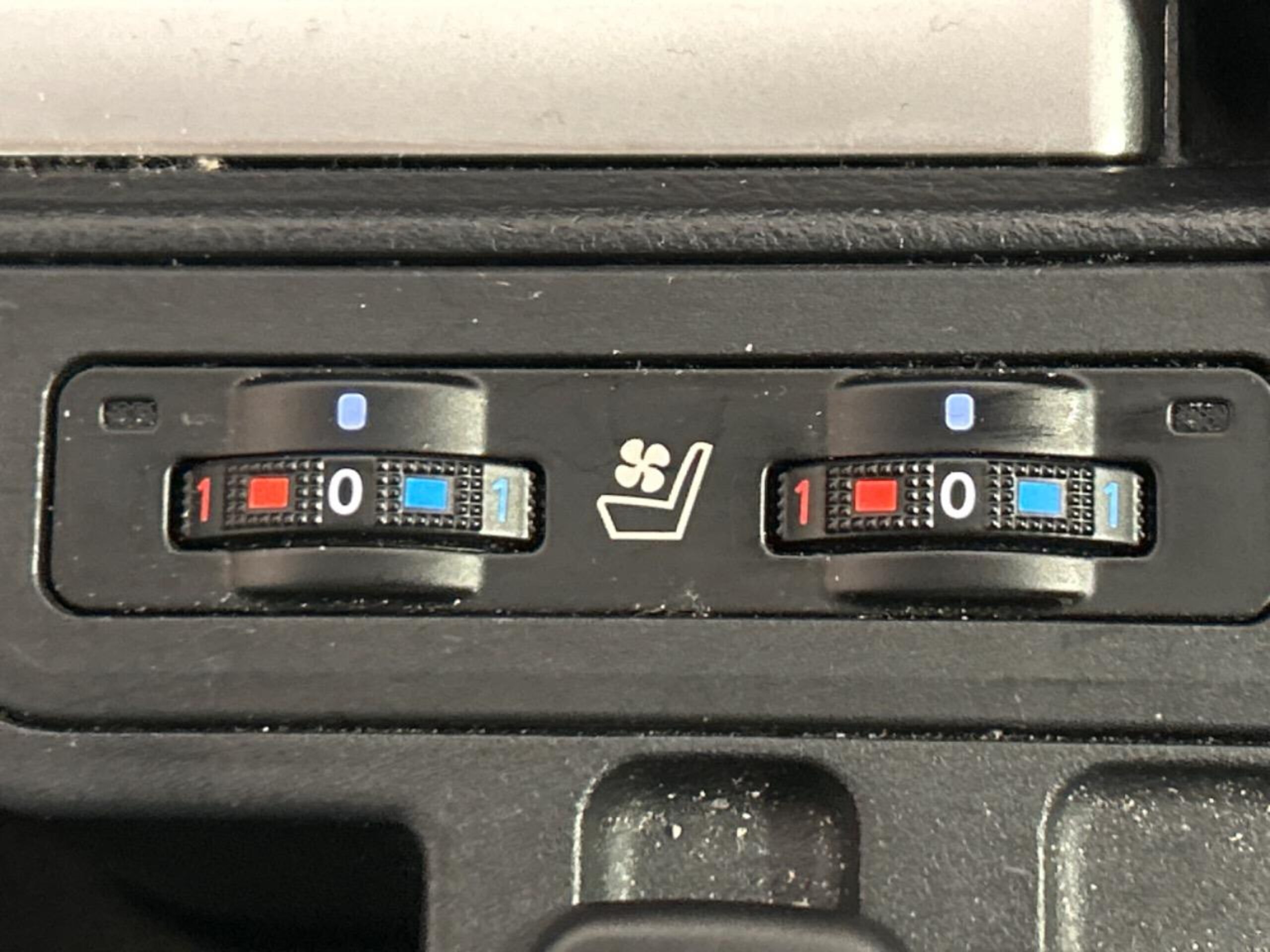 Toyota Land Cruiser Prado 2.8 TX L Package Matte Black Edition Diesel Turbo 4WD — photo 7