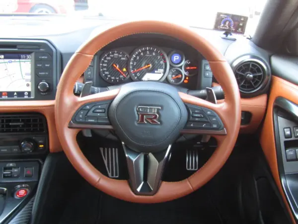 Nissan GT-R 3.8 Premium Edition 4WD Fashionable Interior Semi-Aniline Leather Seats Seat Heater BOSE Sound Genuine Navigation Full-Seg TV Backup Camera Genuine 20-inch Alloy Wheels Paid Color (Ultimate Shiny Orange) (Ultimate Shiny Orange 4-Coat M) — photo 8