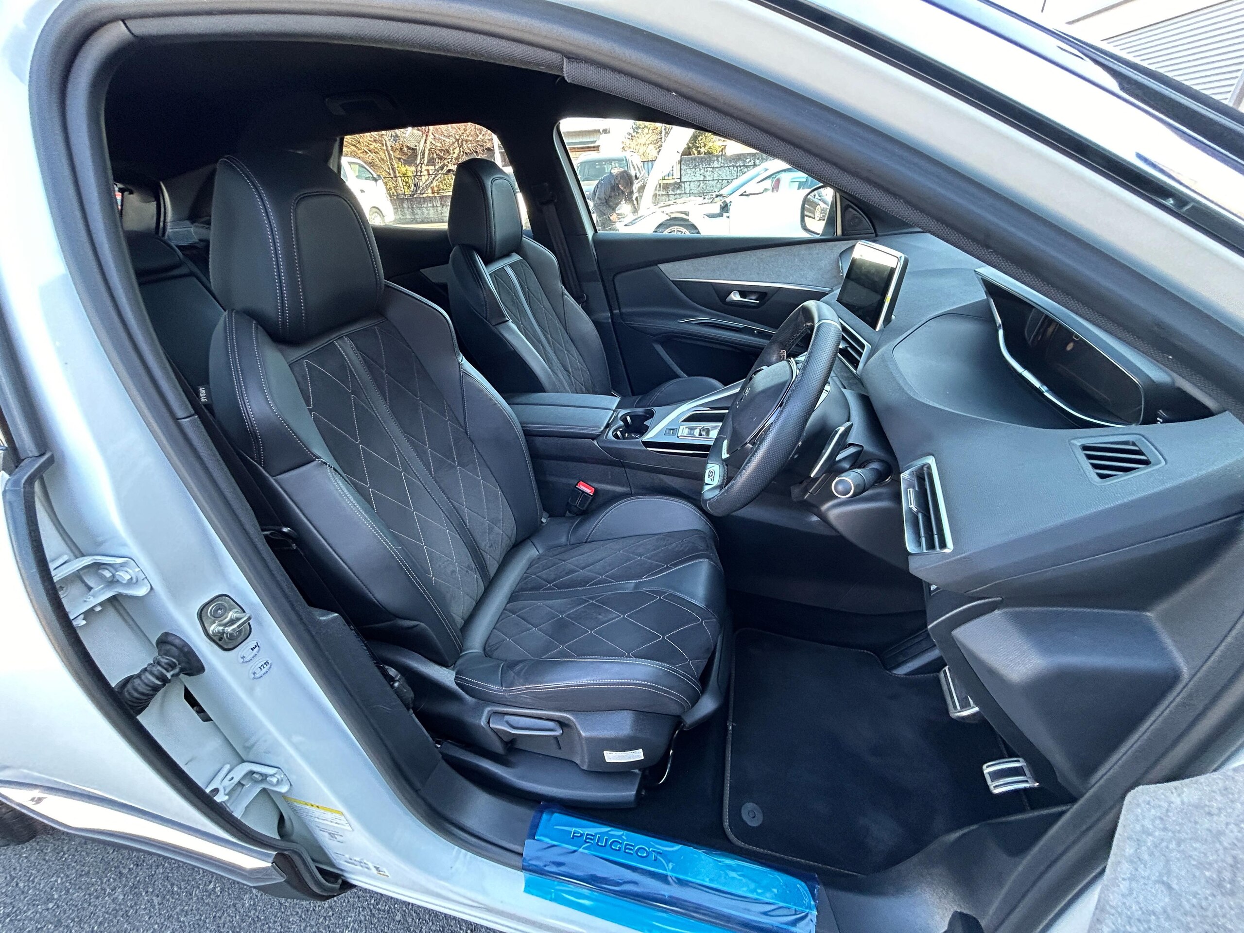 Peugeot 3008 GT BlueHDi Diesel Turbo — photo 7