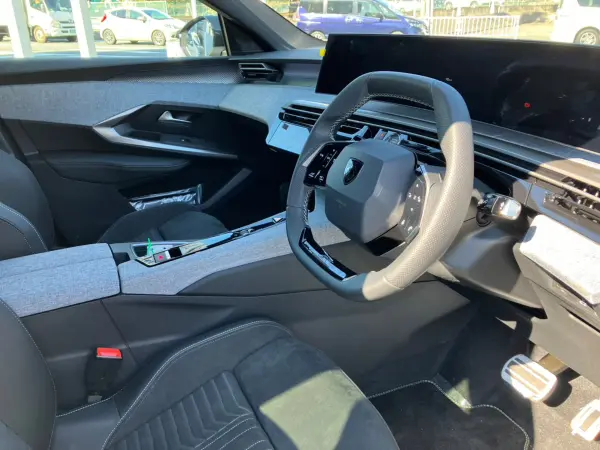 Peugeot 3008 GT Alcantara Package Hybrid Certified Used Car with Warranty, Navigation, ETC, Dashcam, Idling Stop, Obstacle Sonar, Lane Keep, Active Cruise Control, LED Lights, Genuine Wheels (Okenite White) — photo 9