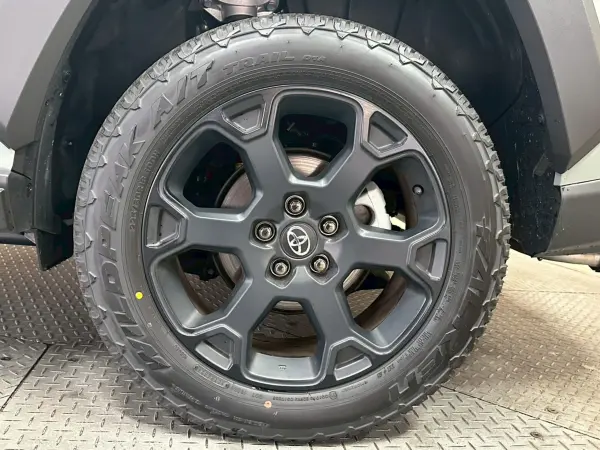 Toyota RAV4 2.5 Hybrid Adventure Off-Road Package II E-Four 4WD — thumbnail 1