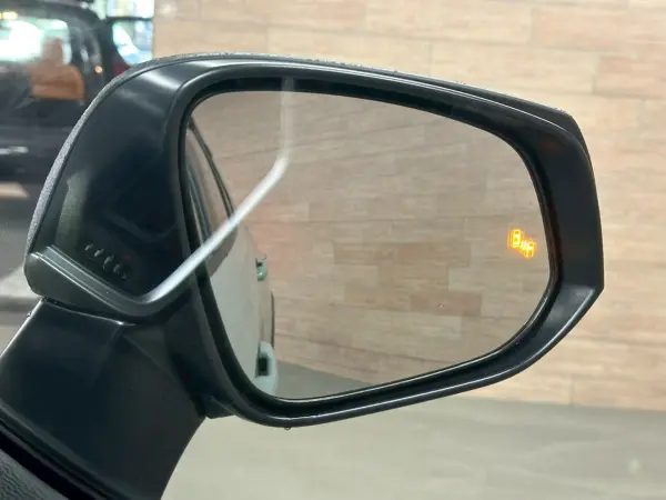 2024 Toyota  Rav4 — photo 2