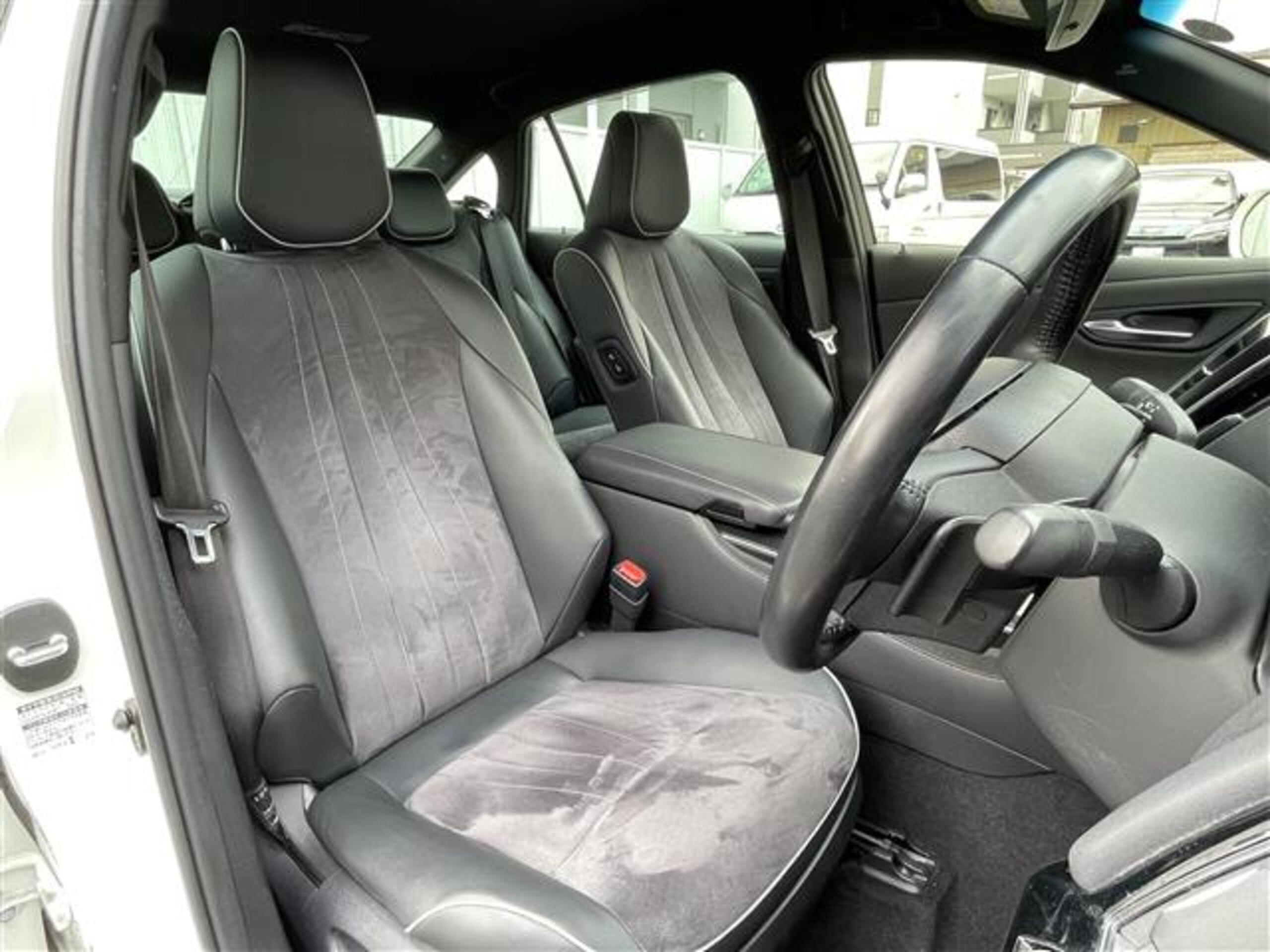 2021 Toyota Crown — photo 3