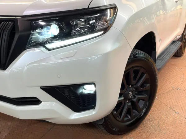 Toyota Land Cruiser Prado 2.7 TX L Package Matte Black Edition 4WD (White Pearl Crystal Shine) — photo 8