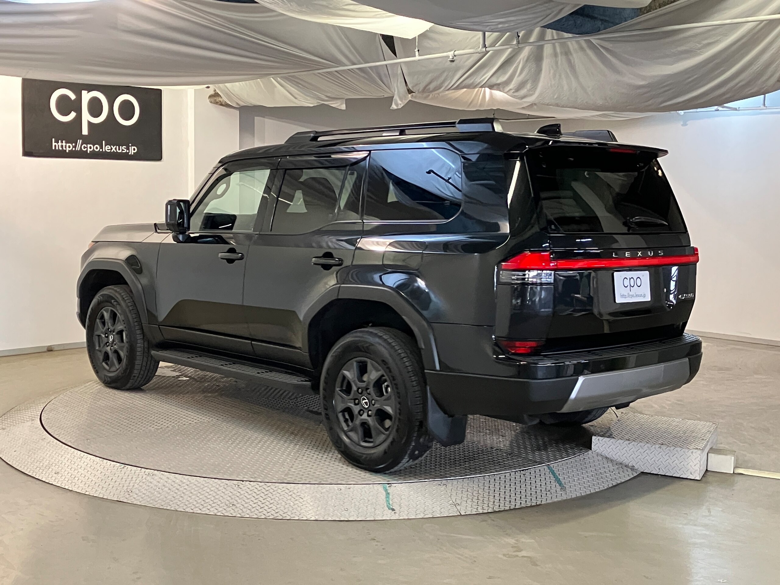 2025 Lexus Gx — photo 2