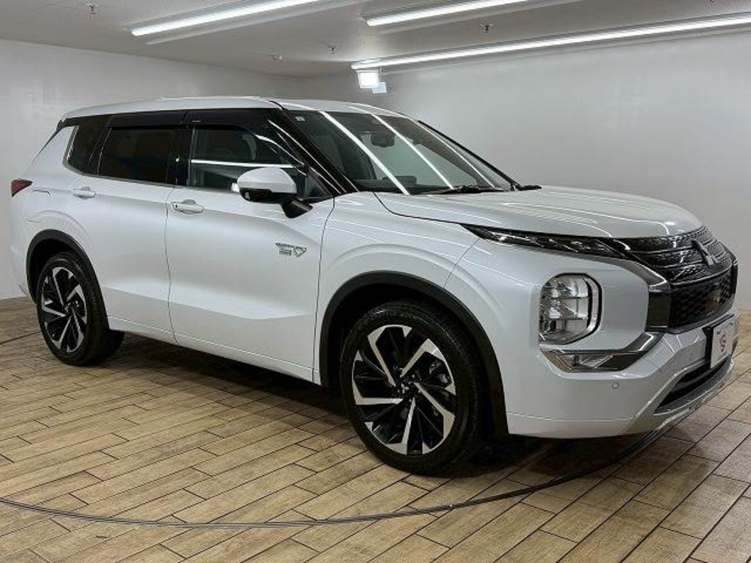 Mitsubishi Outlander PHEV 2.4 P 4WD — photo 8