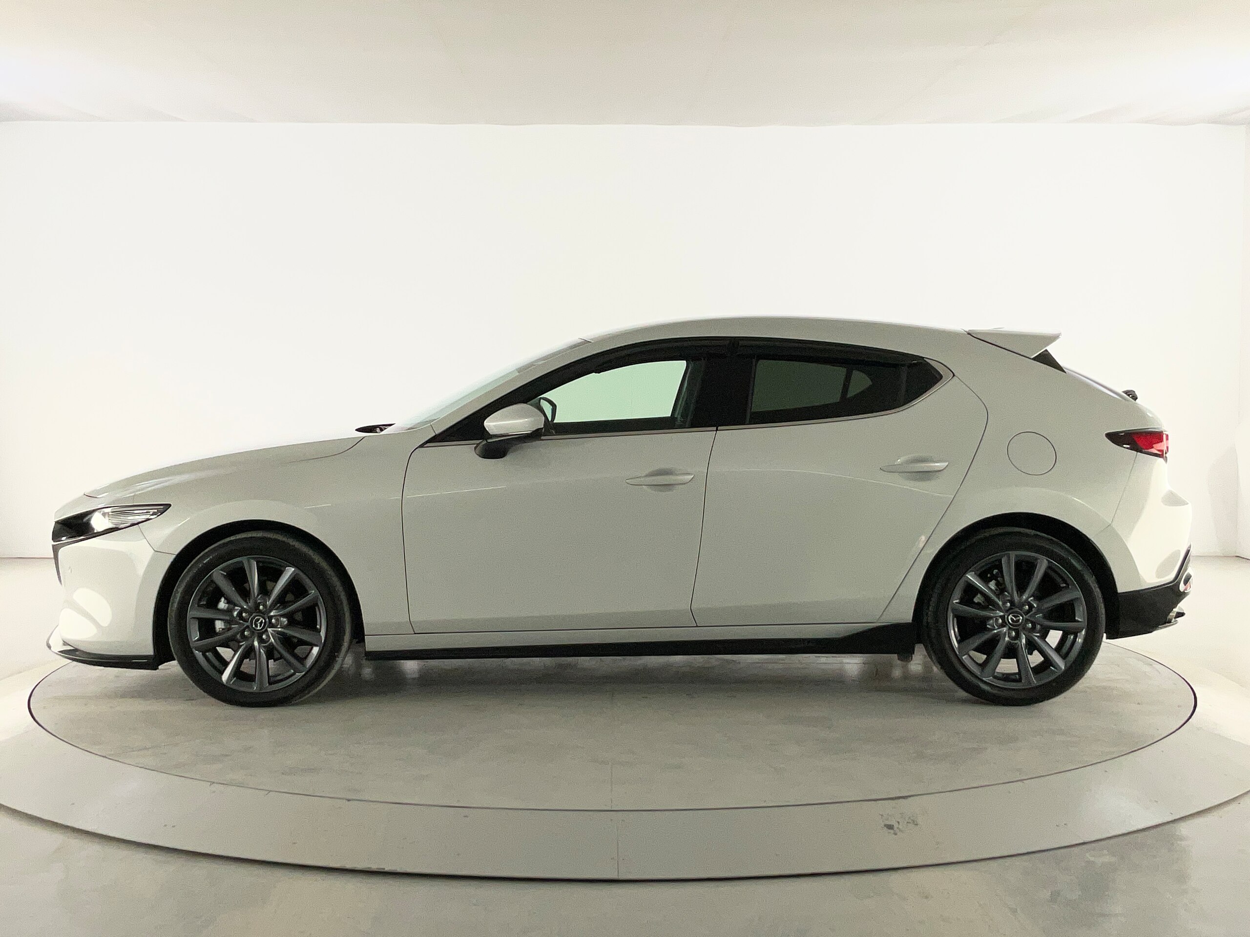 2023 Mazda 3 Fastback — photo 3