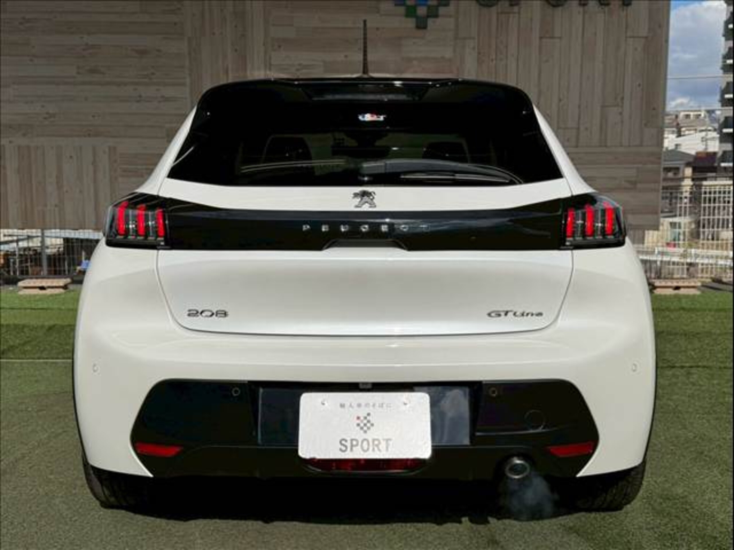 Peugeot 208 GT Line — photo 9