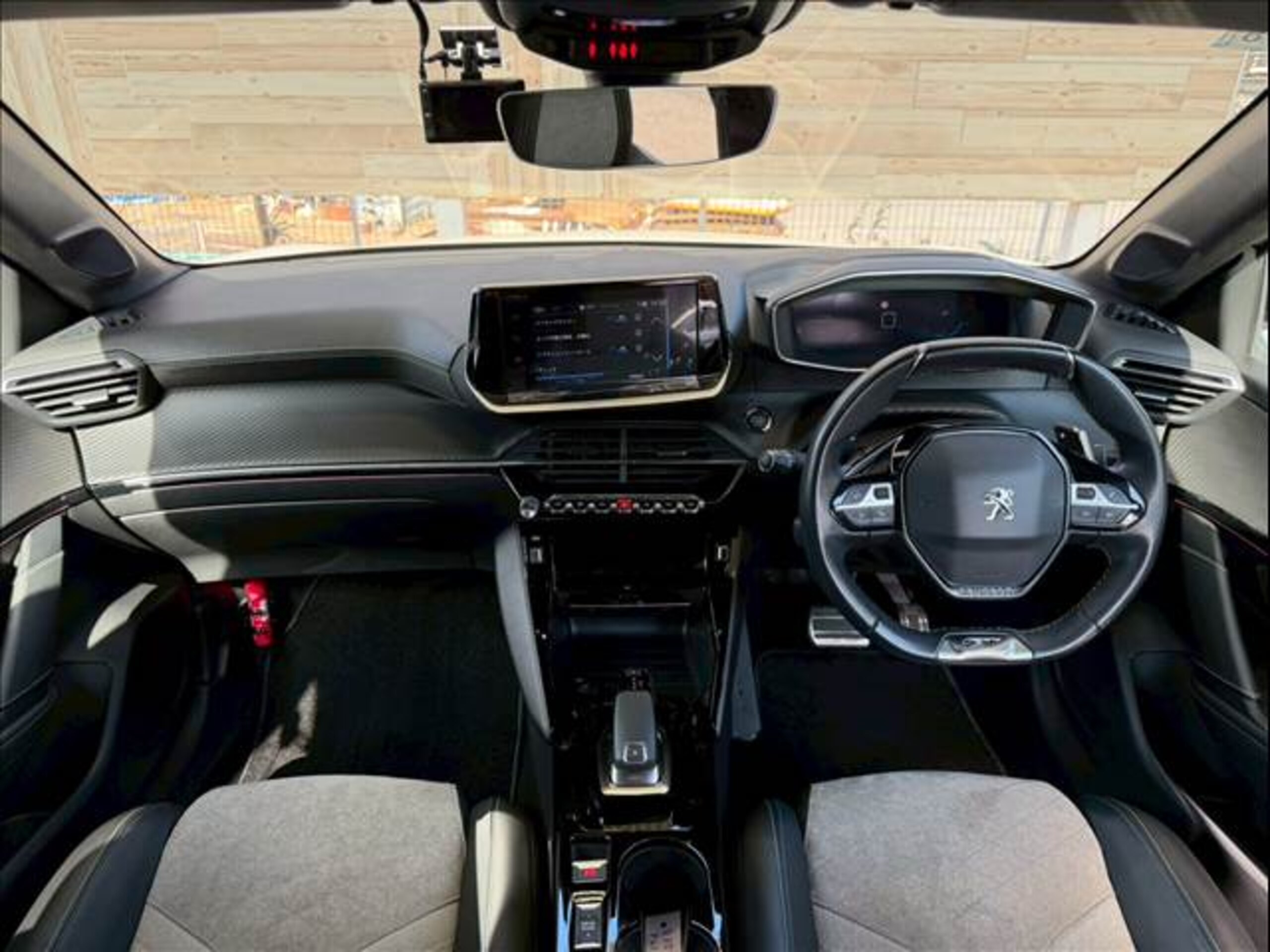 2020 Peugeot 208 — photo 2