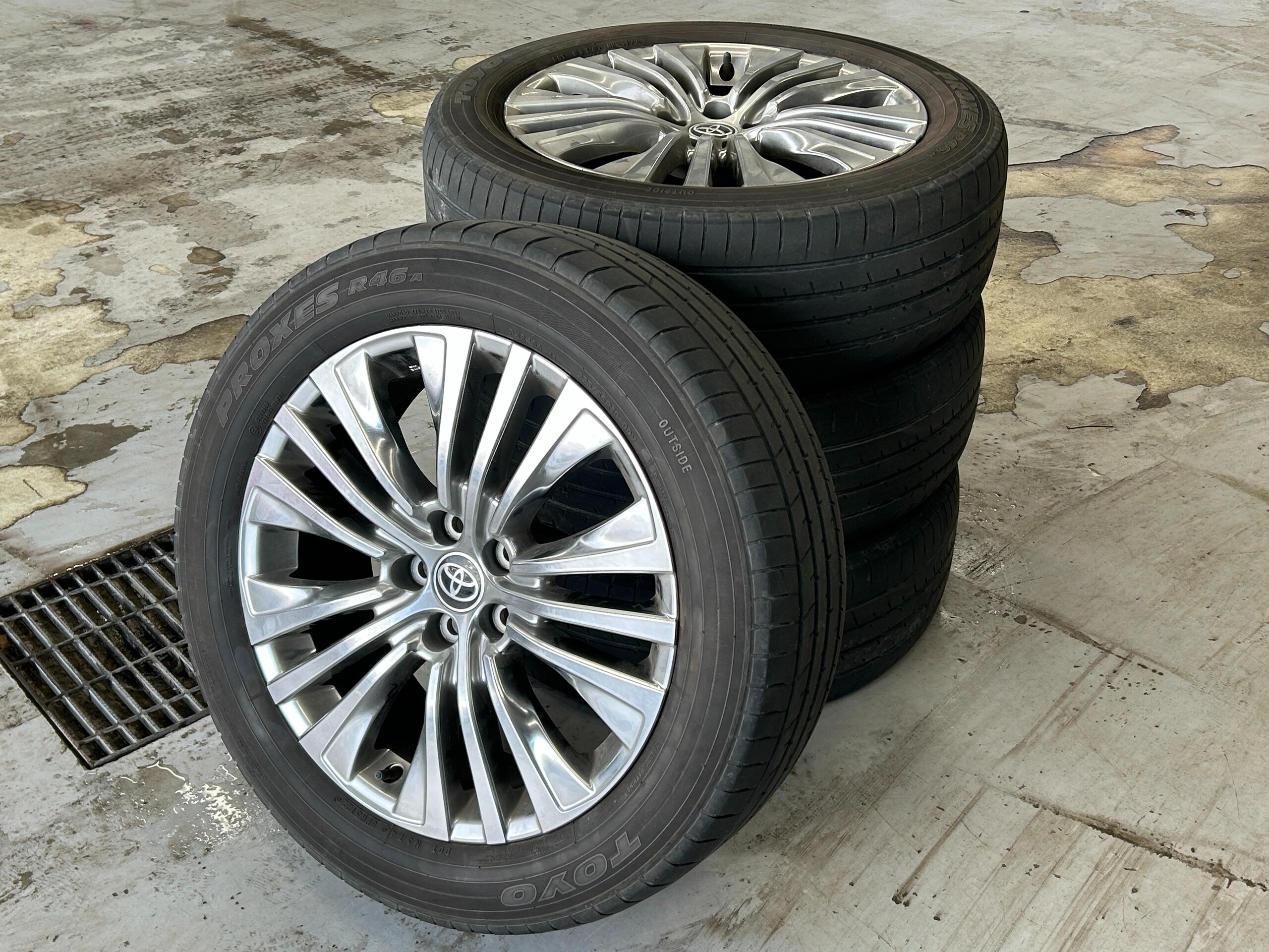 2023 Toyota Harrier — photo 2