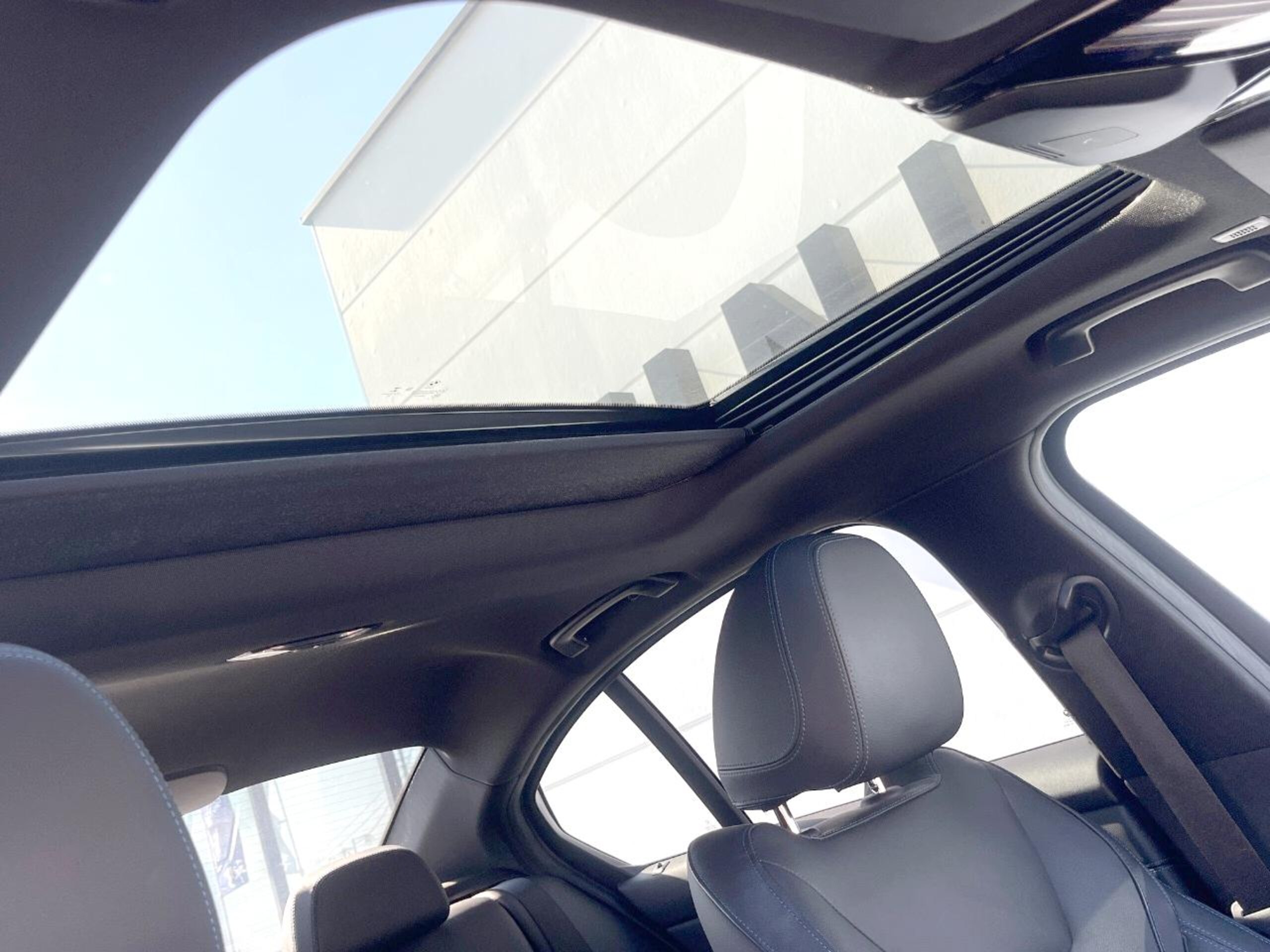 2022 Bmw 3 Series — photo 3