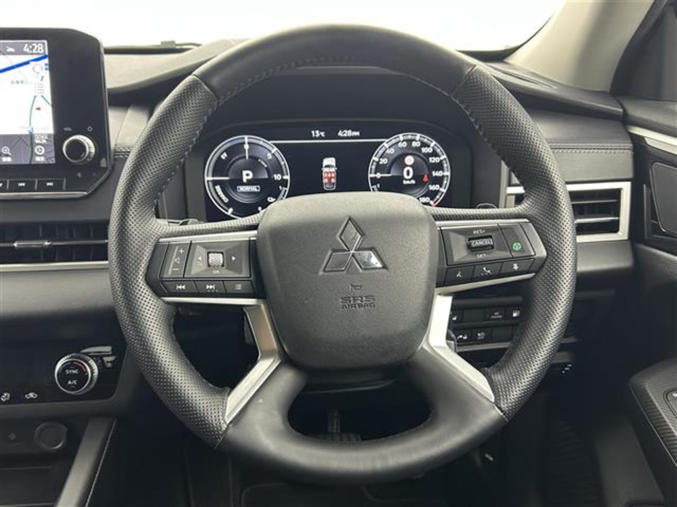 2022 Mitsubishi Outlander — photo 3