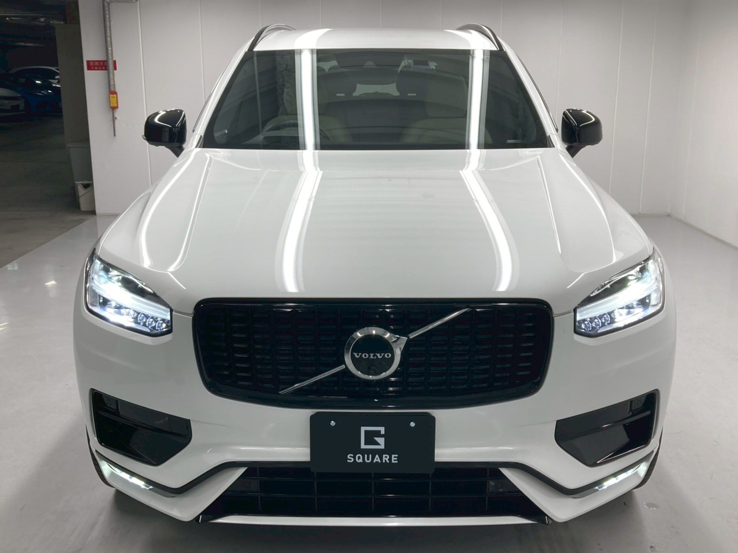 Volvo XC90 B6 AWD R-Design 4WD — photo 8