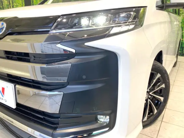 Toyota Noah 1.8 Hybrid S-Z Non-Smoking Car Genuine 10.5-inch Navi Comfort Convenience Package Both Side Power Sliding Doors Collision Damage Mitigation System Seat Heater Backup Camera Half Leather Seat Dashcam ETC Corner Sensors LED Headlights (White Pearl Crystal Shine) — photo 9