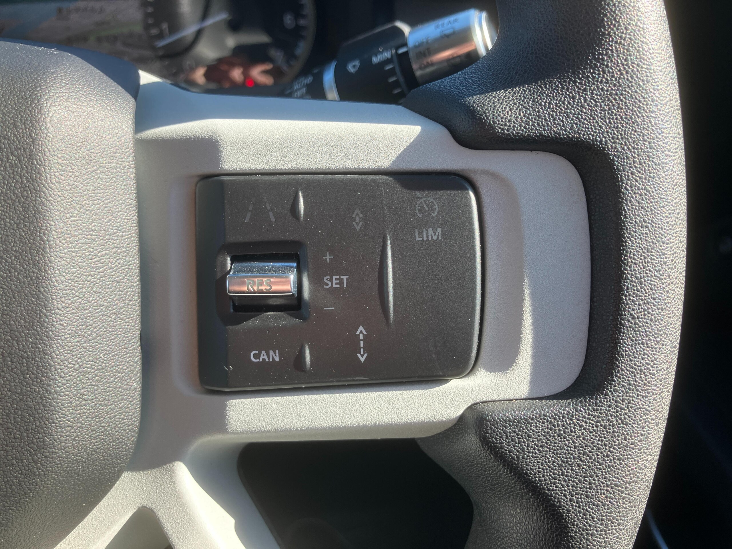 Land Rover Defender 110 2.0L P300 4WD — photo 7