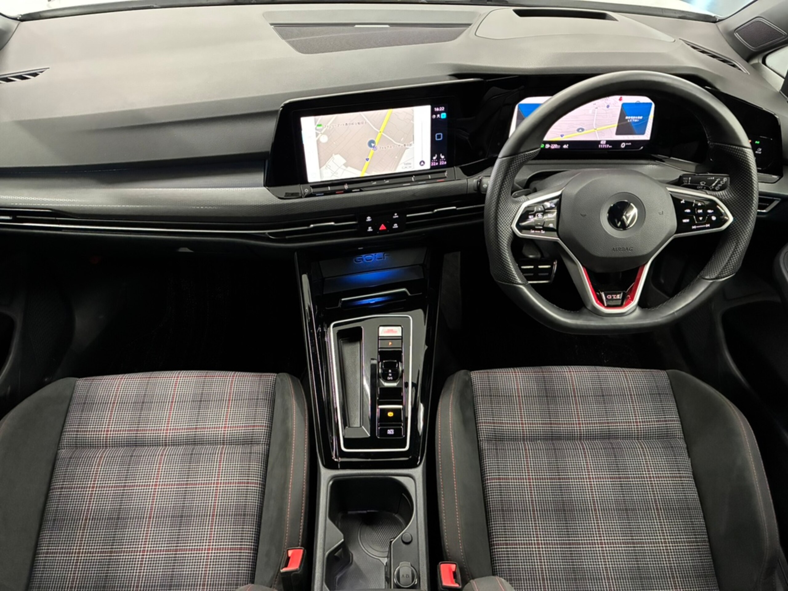 Volkswagen Golf GTI — photo 7